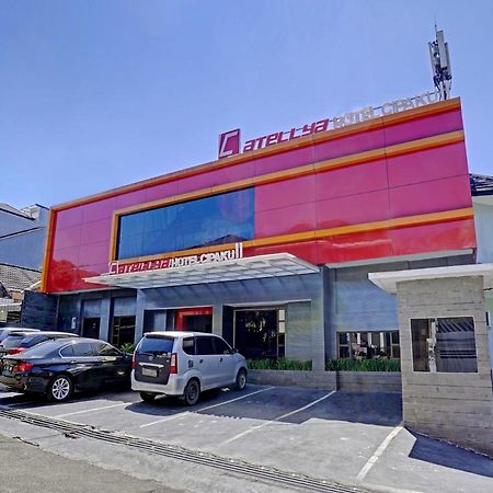 Oyo 3953 Hotel Catellya II Cipaku Bandung Exterior foto