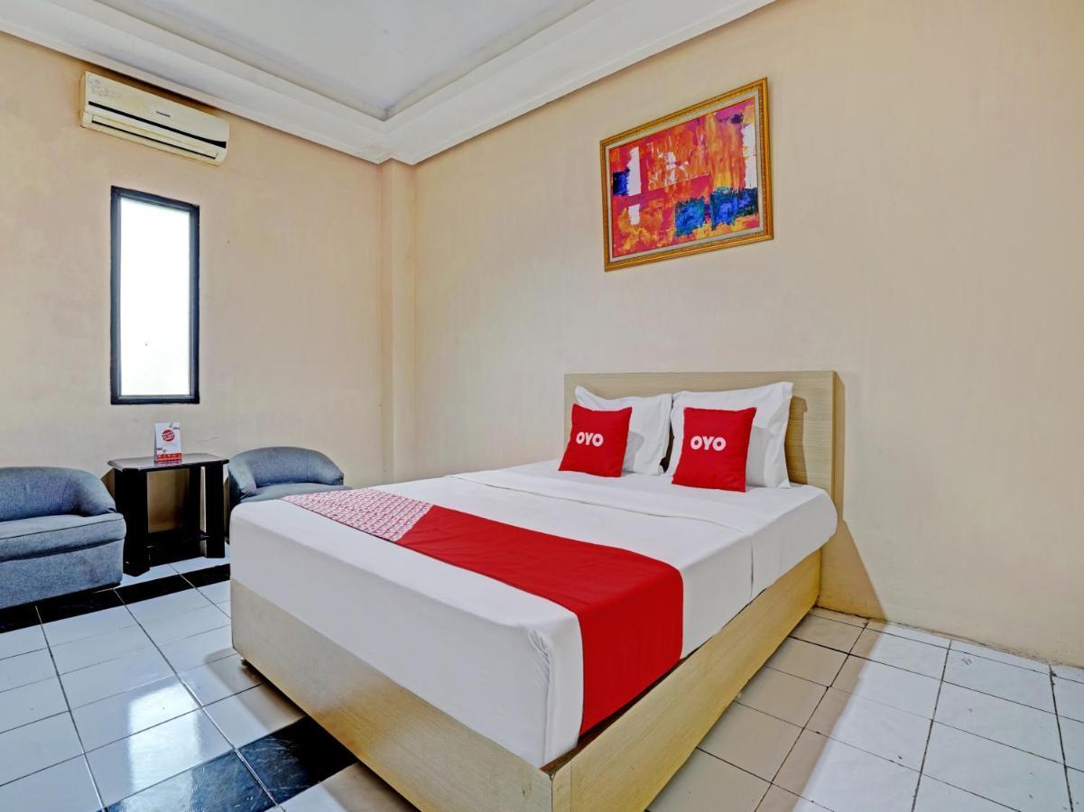 Oyo 3953 Hotel Catellya II Cipaku Bandung Exterior foto