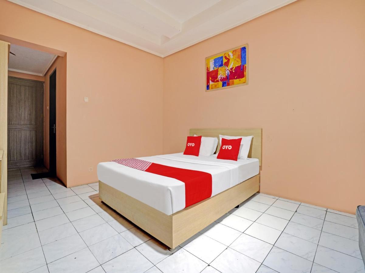 Oyo 3953 Hotel Catellya II Cipaku Bandung Exterior foto