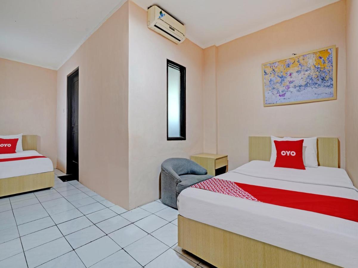 Oyo 3953 Hotel Catellya II Cipaku Bandung Exterior foto