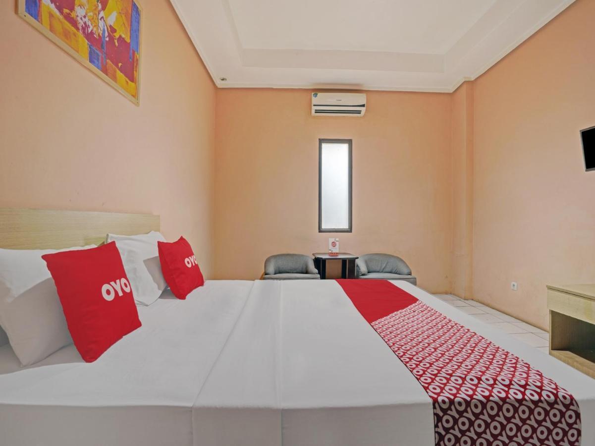 Oyo 3953 Hotel Catellya II Cipaku Bandung Exterior foto
