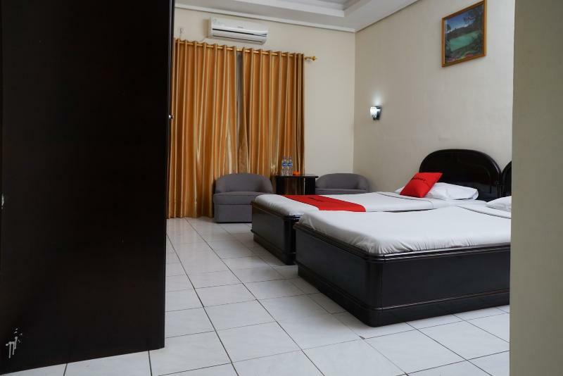 Oyo 3953 Hotel Catellya II Cipaku Bandung Exterior foto