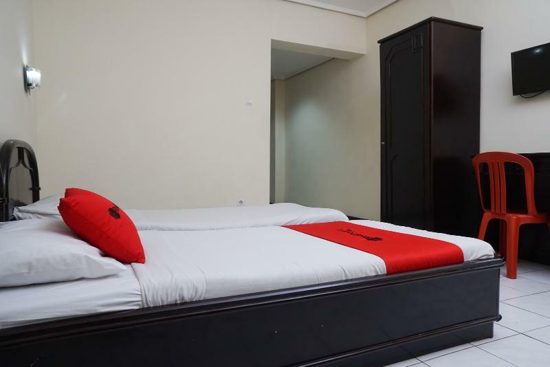 Oyo 3953 Hotel Catellya II Cipaku Bandung Exterior foto