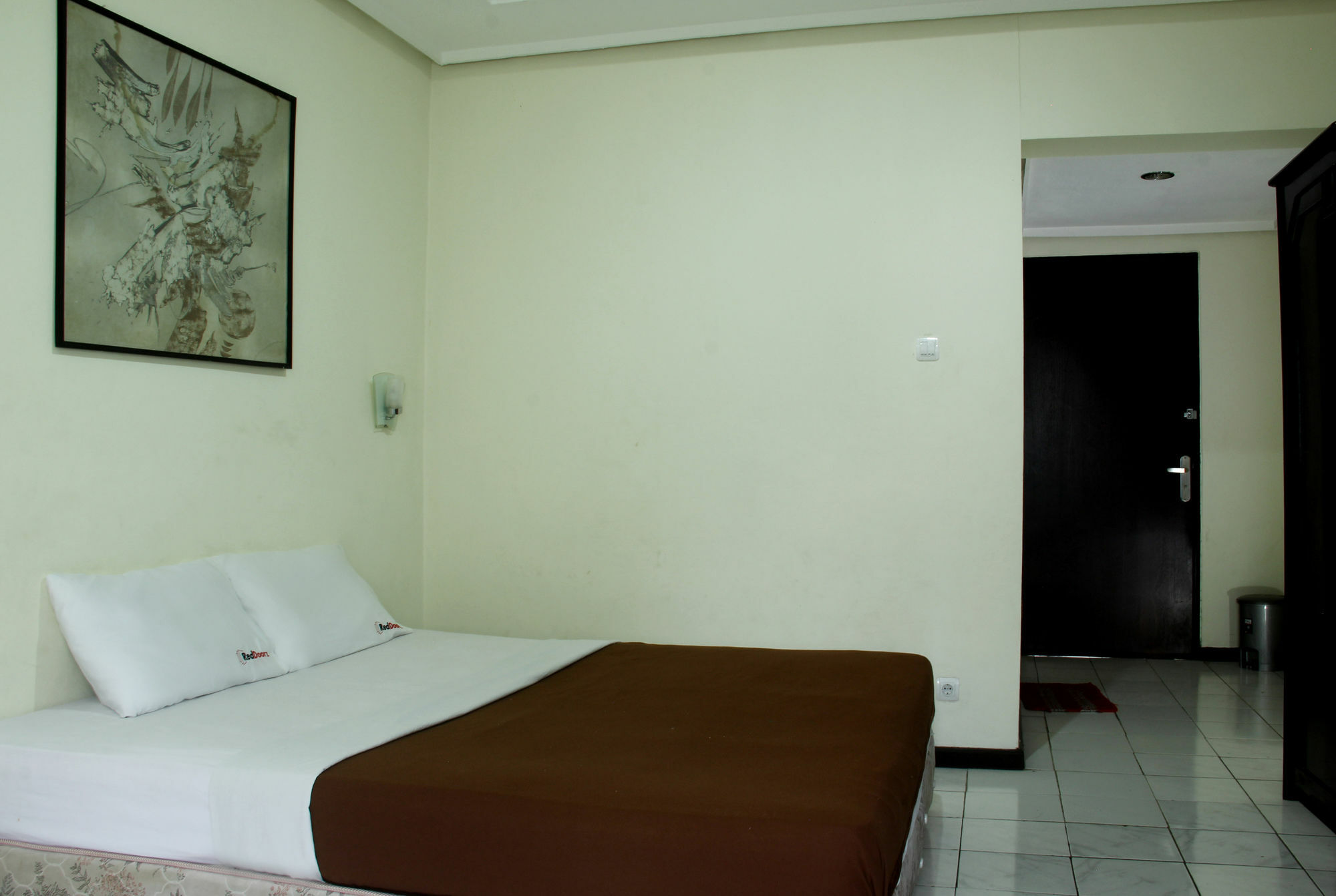 Oyo 3953 Hotel Catellya II Cipaku Bandung Exterior foto