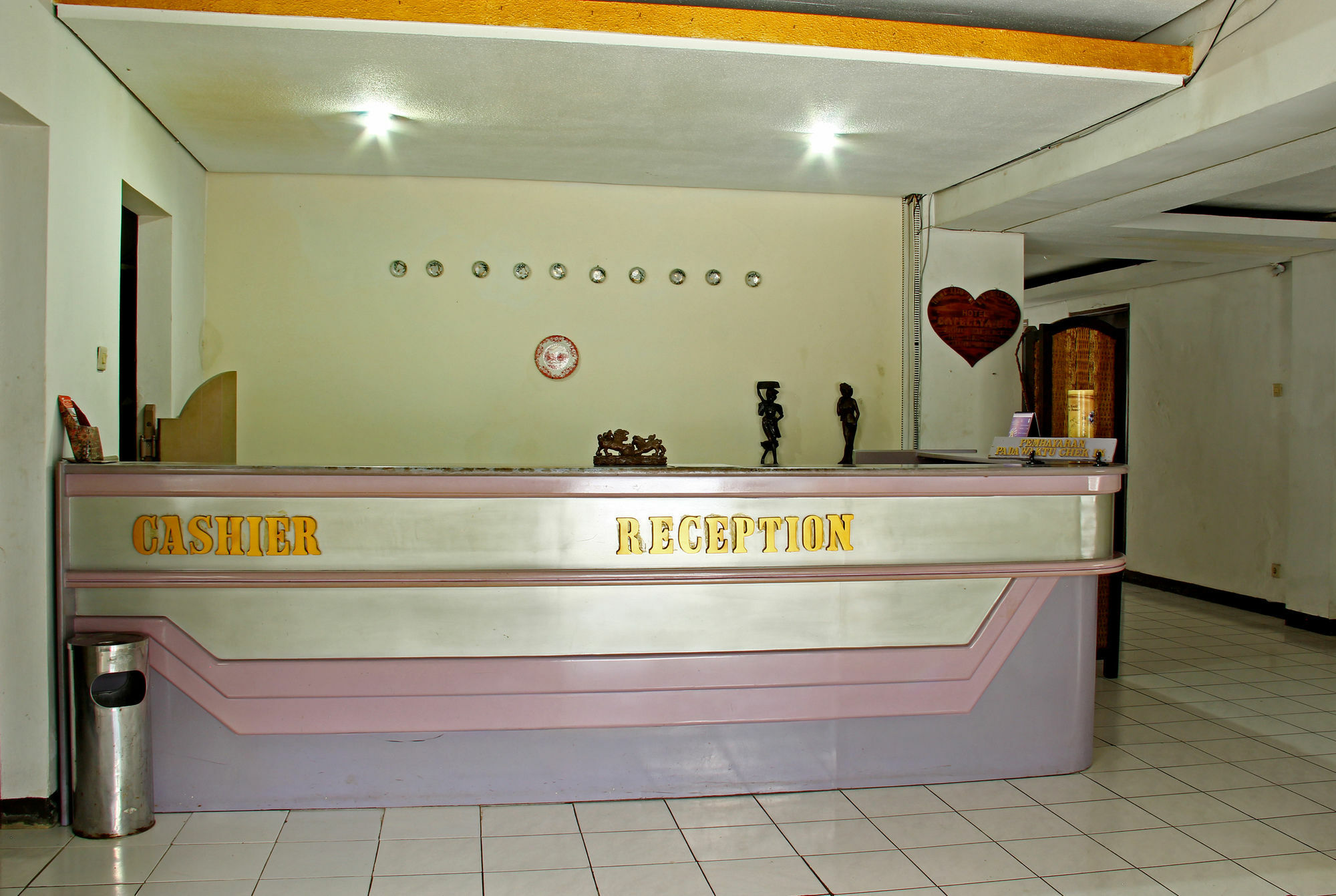 Oyo 3953 Hotel Catellya II Cipaku Bandung Exterior foto